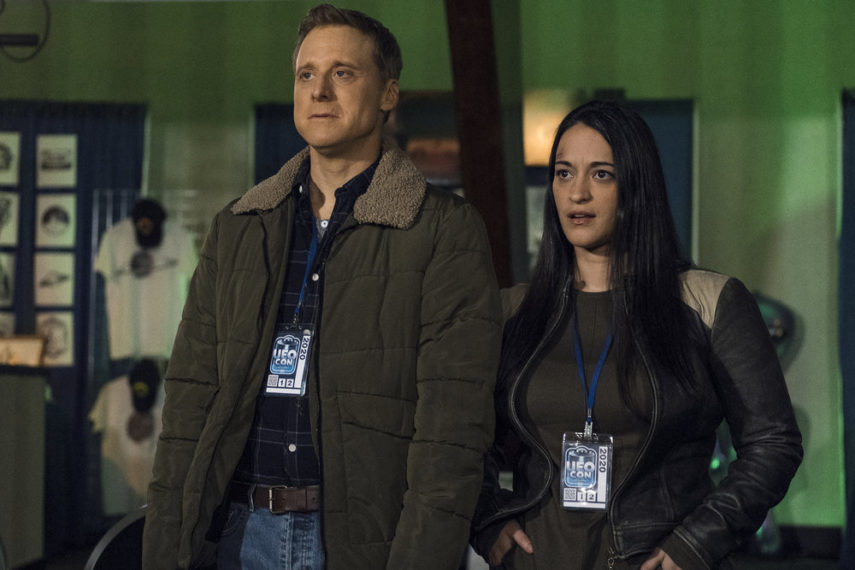 resident alien alan tudyk sara tomko