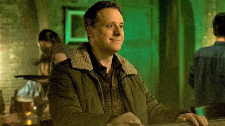 Resident Alien Saison 2 Vf Streaming 'Resident Alien' Showrunner on the Finale's Crazy Cliffhanger, and What