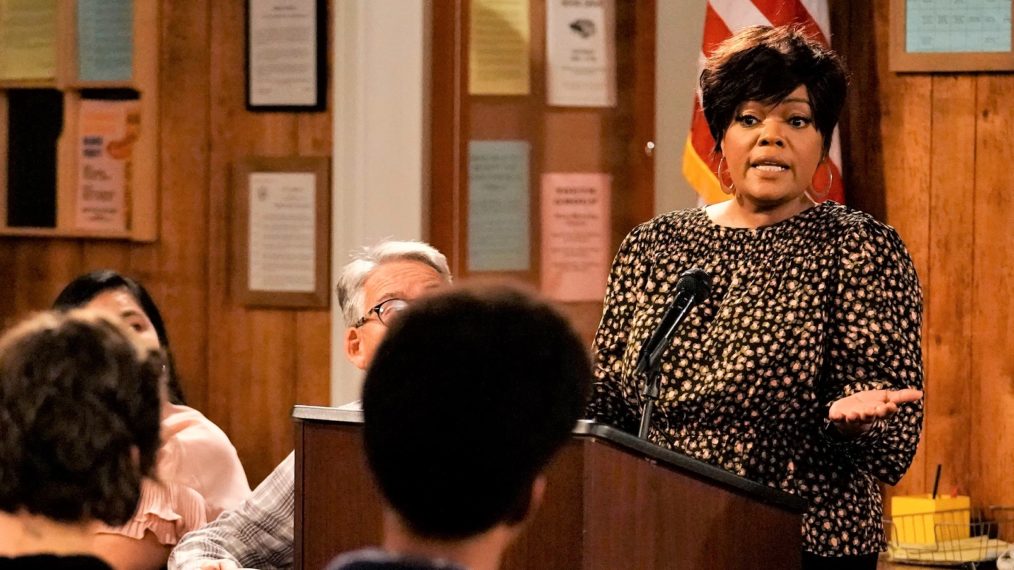 #Carter Wants to Spread Good Vibes, But Will a Guest Star Stop Him? (VIDEO)