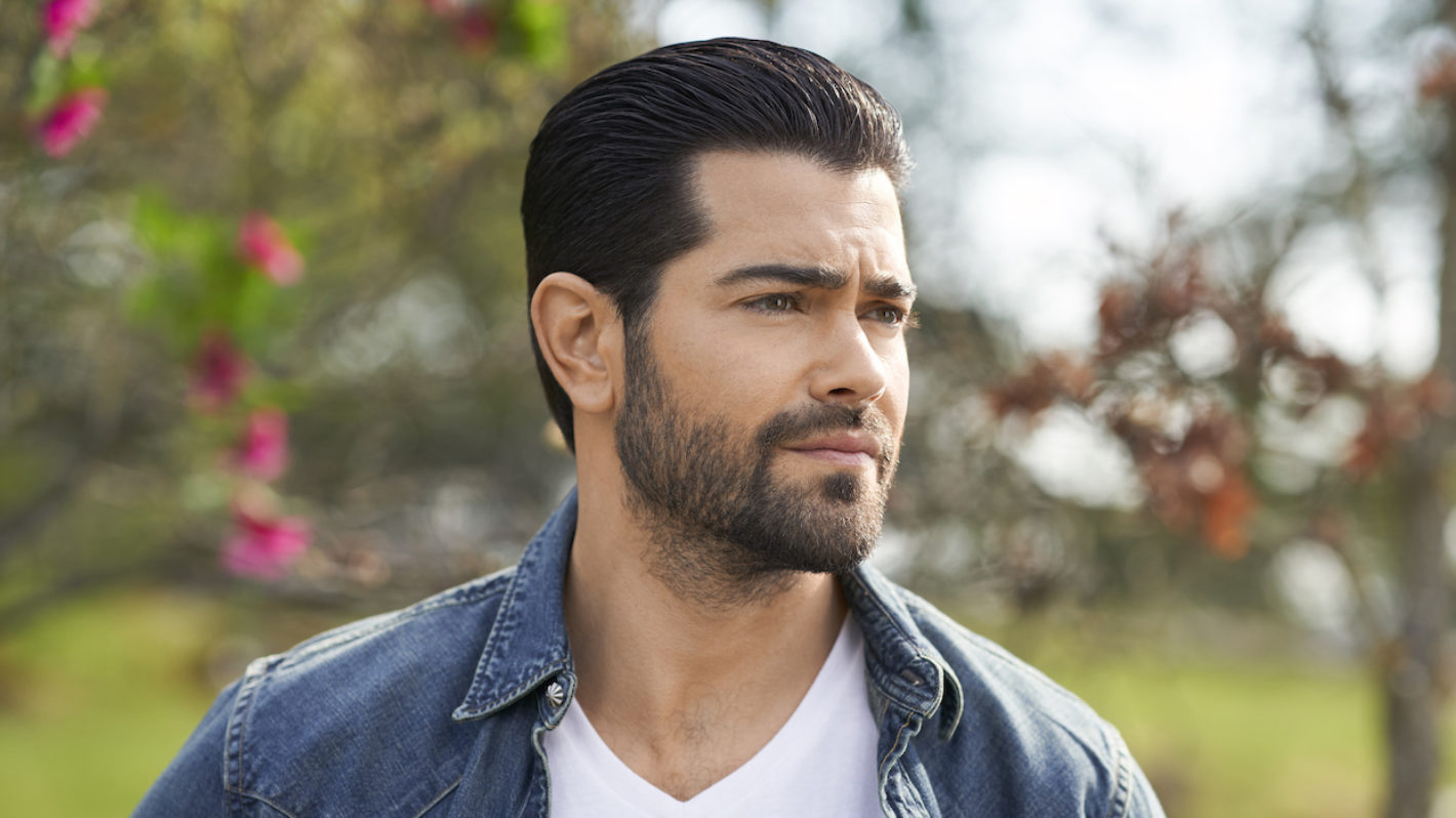 'Chesapeake Shores' Exit: Jesse Metcalfe Leaving in Season 5 of the
