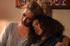 Brianne Howey and Antonia Gentry - Ginny & Georgia - Netflix