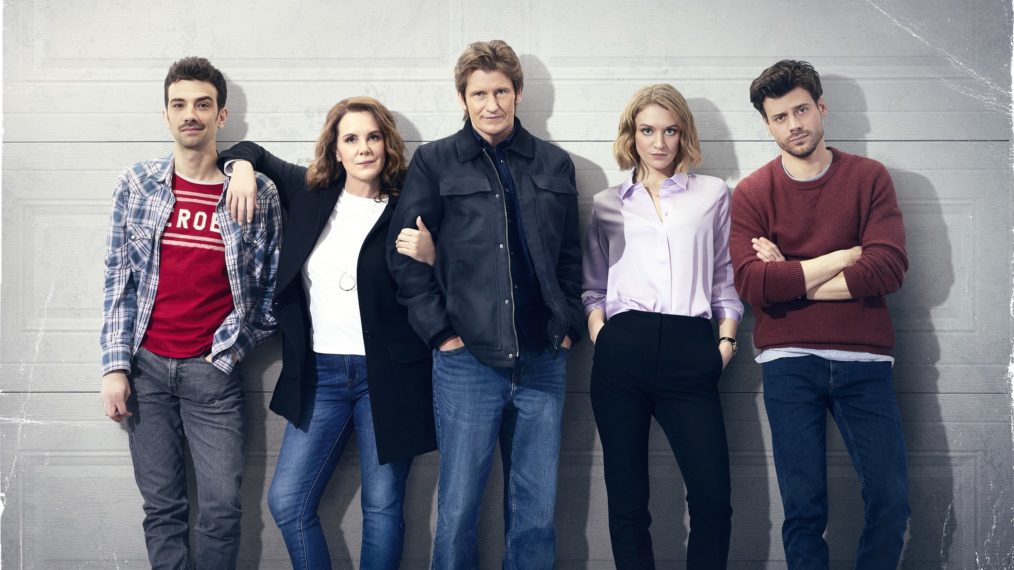 The Moodys - Season 2 cast - Jay Baruchel, Elizabeth Perkins, Denis Leary, Chelsea Frei, Francois Arnaud