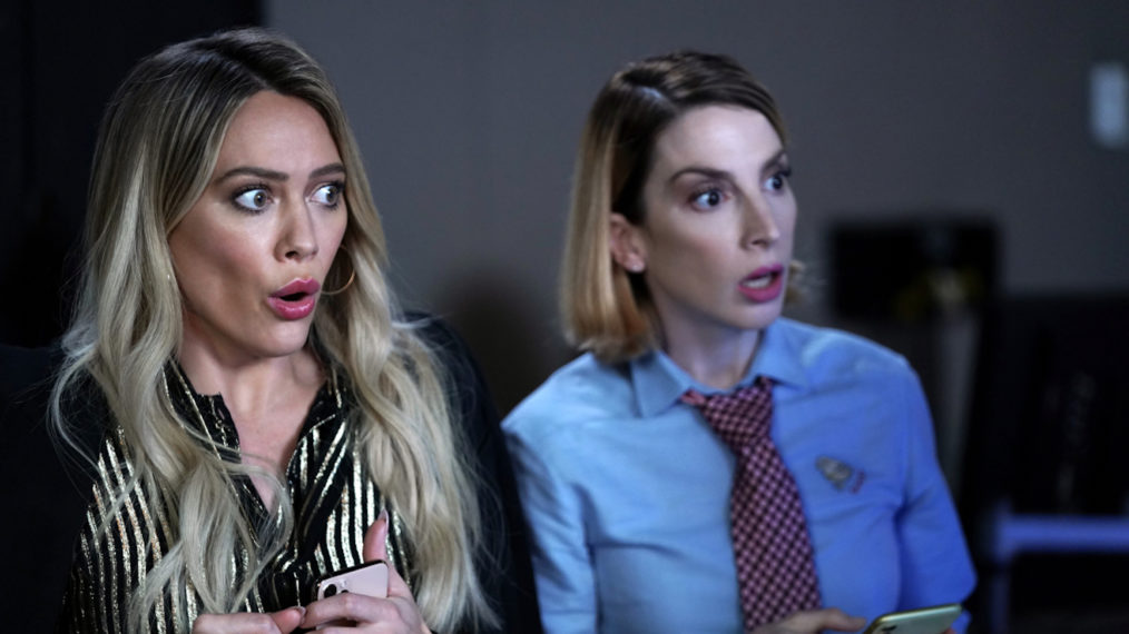 Hilary Duff as Kelsey and Molly Bernard as Lauren in Younger - Season 7, Episode 2