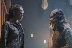 Alycia Debnam-Carey as Alicia Clark and Zoe Colletti as Dakota in Fear the Walking Dead - season 6, episode 7