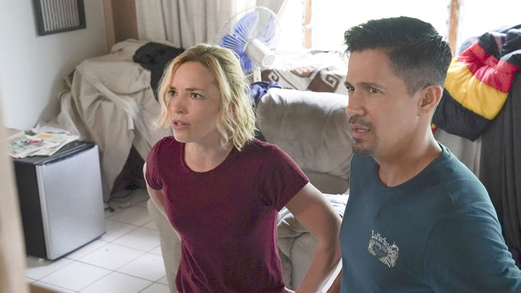 Perdita Weeks and Jay Hernandez in Magnum P.I. - 'Cry Murder'