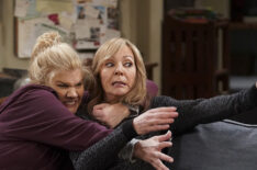 Kristen Johnston as Tammy and Allison Janney as Bonnie in Mom - 'Pork Loin and a Beat-Up Monte Carlo'