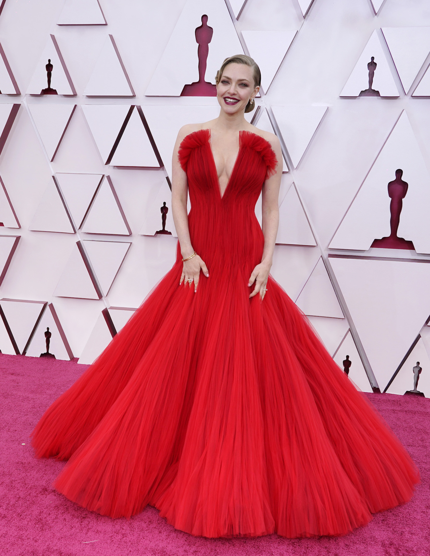 Amanda Seyfried 2021 Oscars Red Carpet