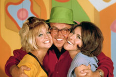 Goldie Hawn, Paul W. Keyes, Ruth Buzzi in Rowan And Martin's Laugh-In