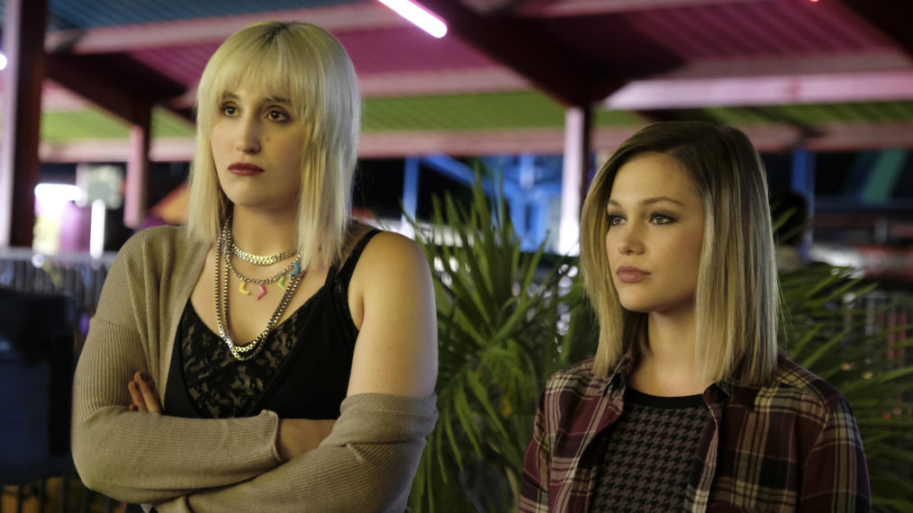 Harley Quinn Smith as Mallory and Olivia Holt as Kate in Cruel Summer