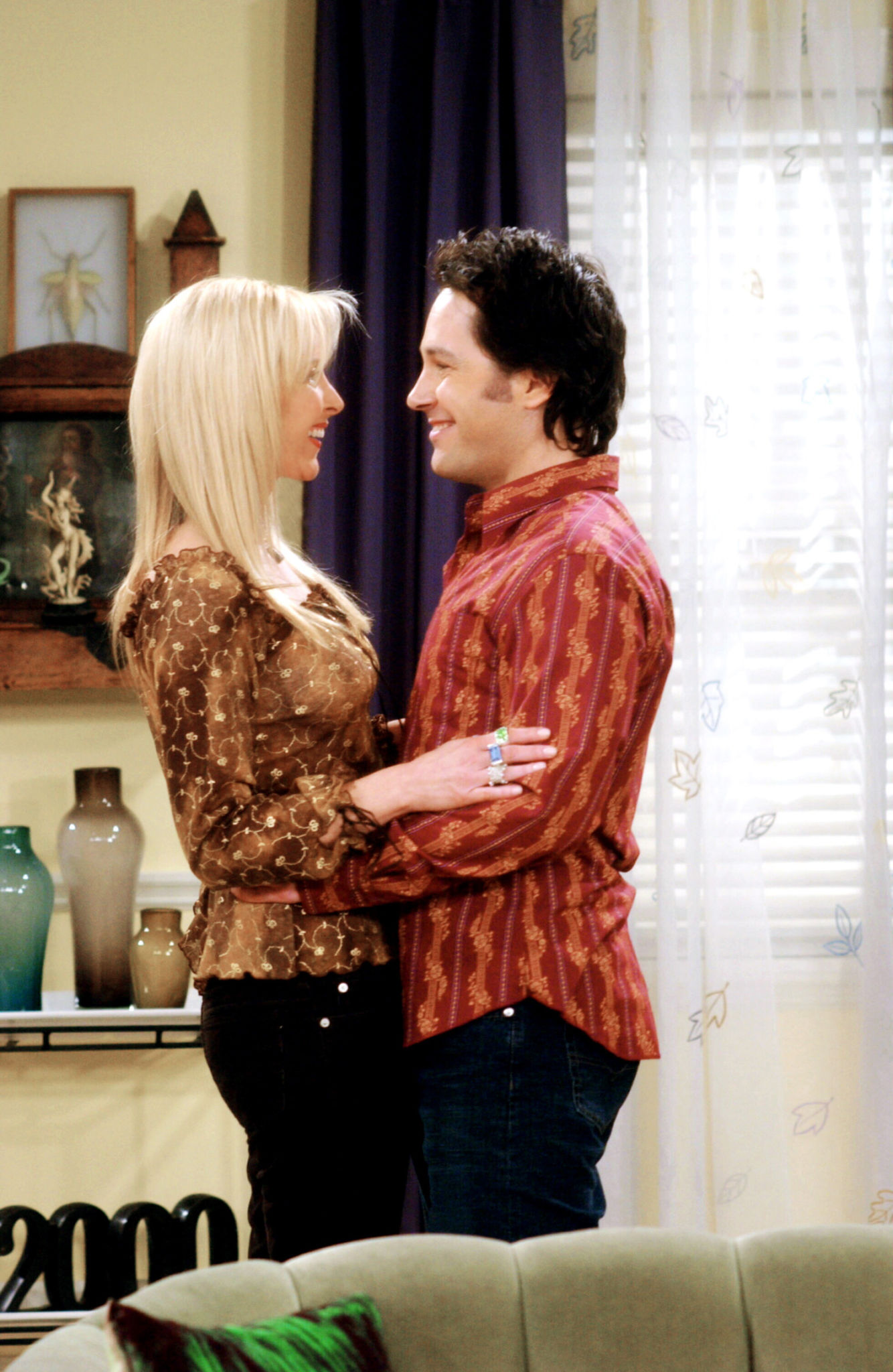 Friends - Paul Rudd as Mike and Lisa Kudrow as Phoebe