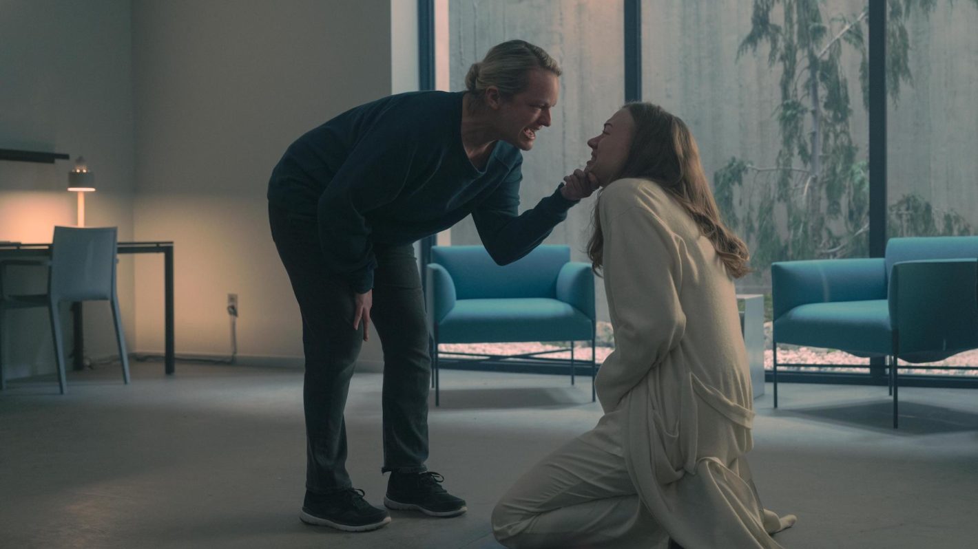 'The Handmaid's Tale' Team on That Dramatic June & Serena Scene 'It's So Satisfying'