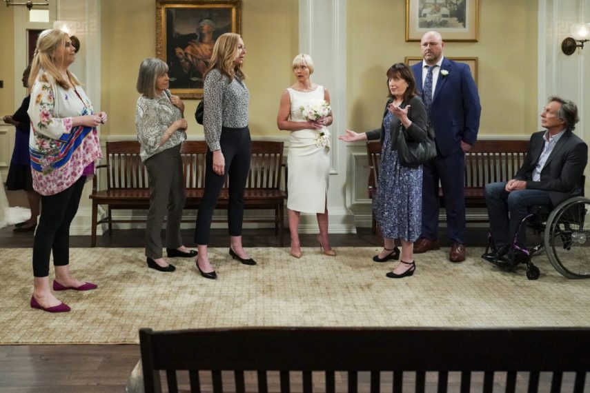 Mom cast Season 8 finale cbs
