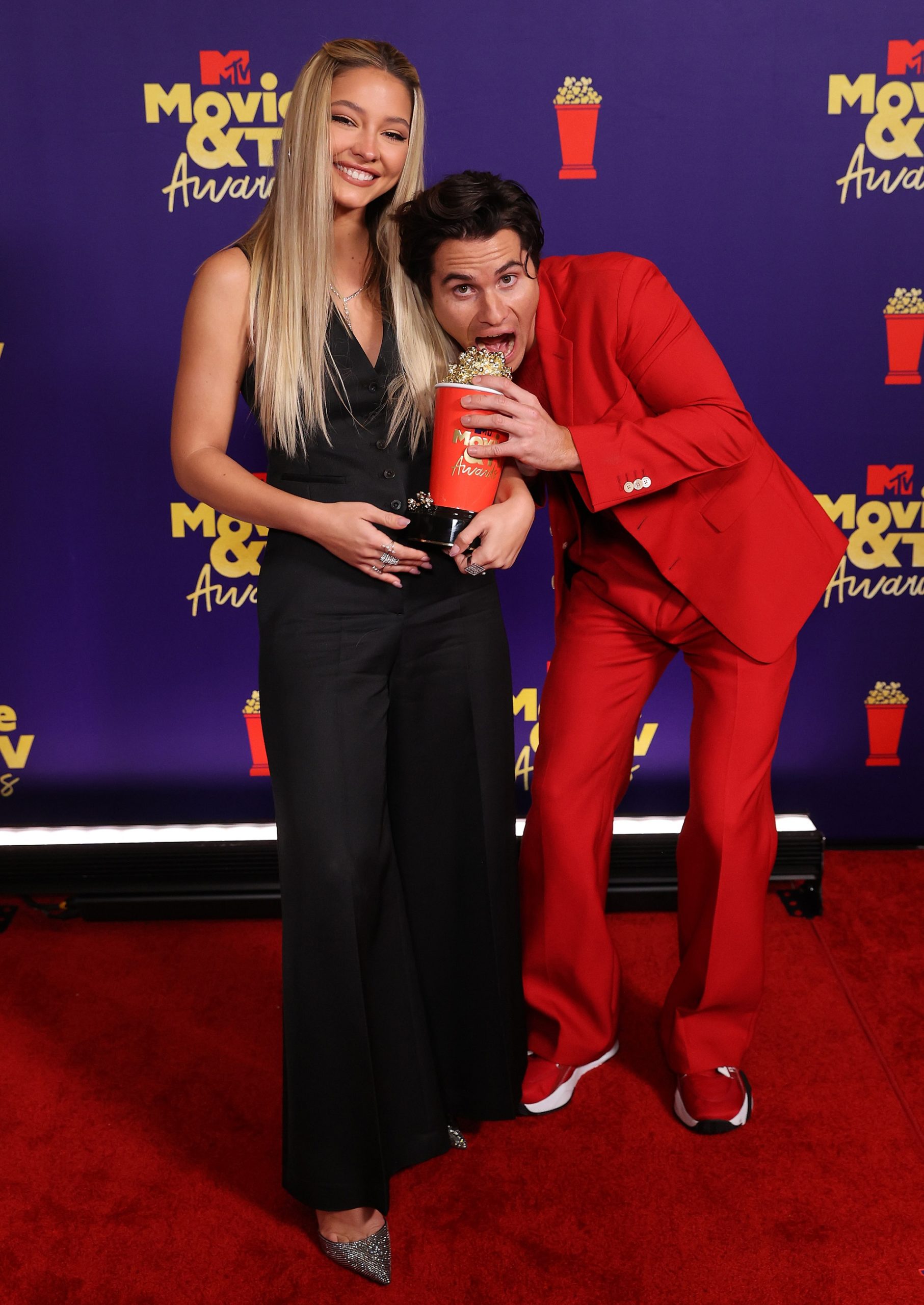 MTV Movie and TV Awards - Madelyn Cline and Chase Stokes