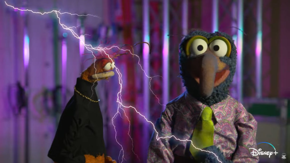 Gonzo and Pepe in Muppets Haunted Mansion Announcement