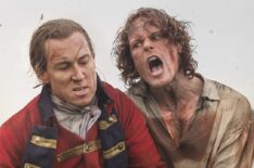 Tobias Menzies and Sam Heughan battling in Outlander - Season 3