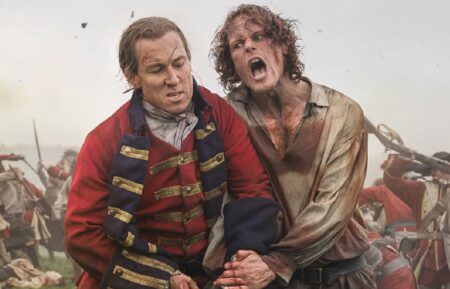 Tobias Menzies and Sam Heughan battling in Outlander - Season 3