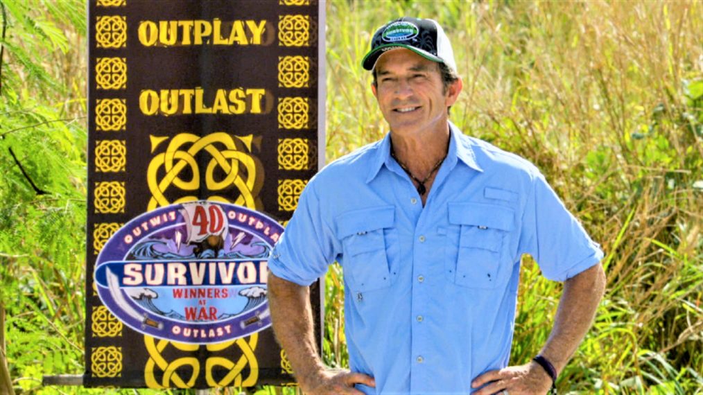 Jeff Probst in Survivor on CBS