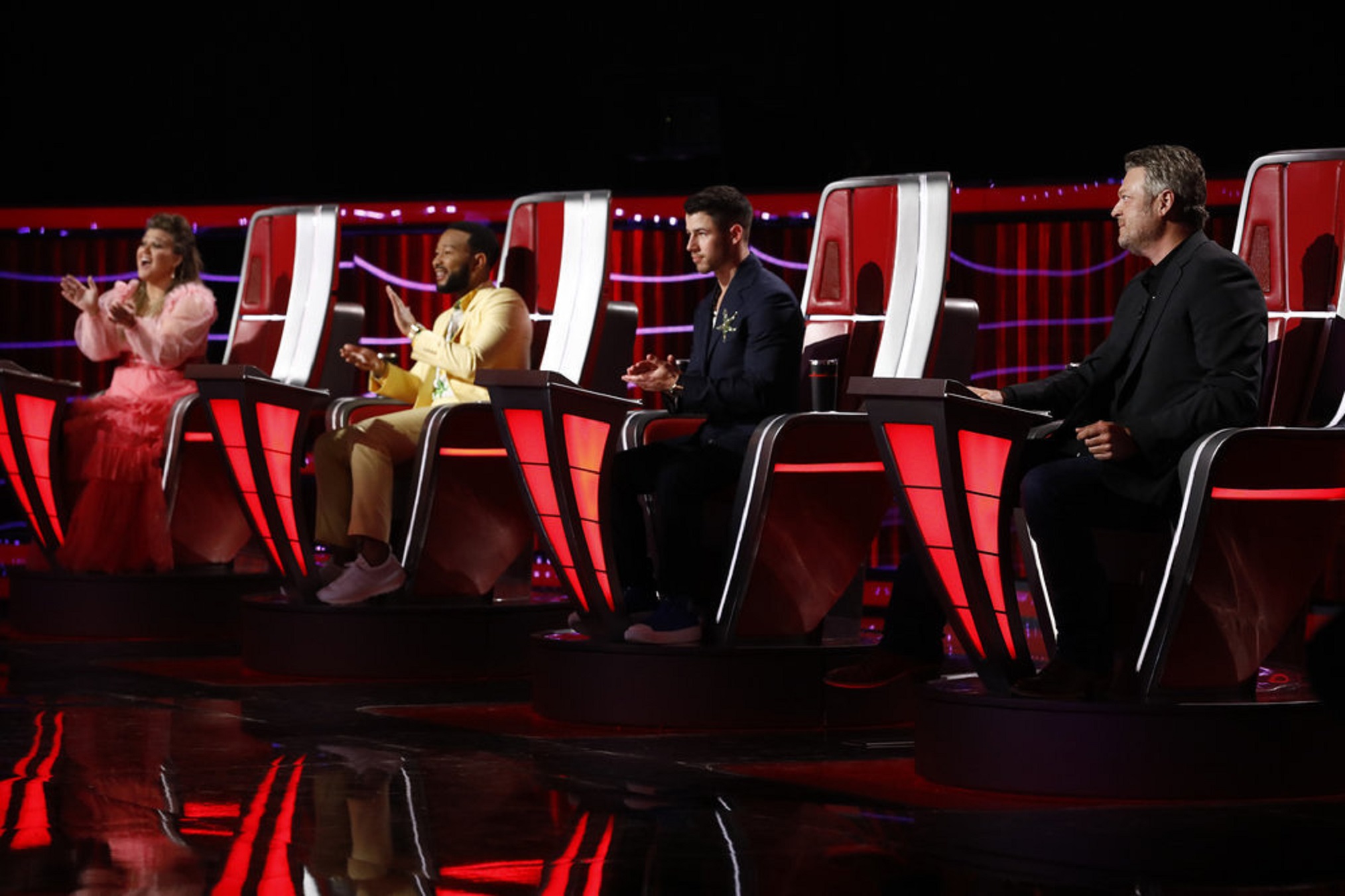 'The Voice' Reveals Top 9 Contestants Watch the Wildcard Performances