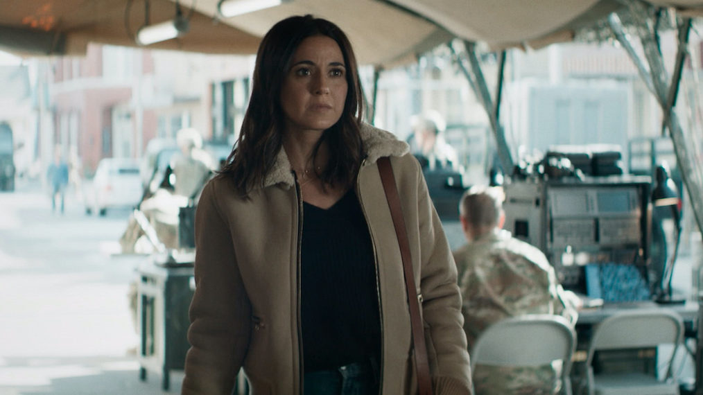 #Emmanuelle Chriqui Explains Lana’s Heroic Stint as Supermom