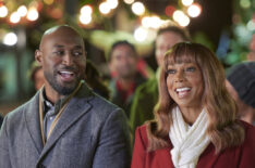The Christmas Doctor - Adrian Holmes as Luke and Holly Robinson Peete as Zoey singing
