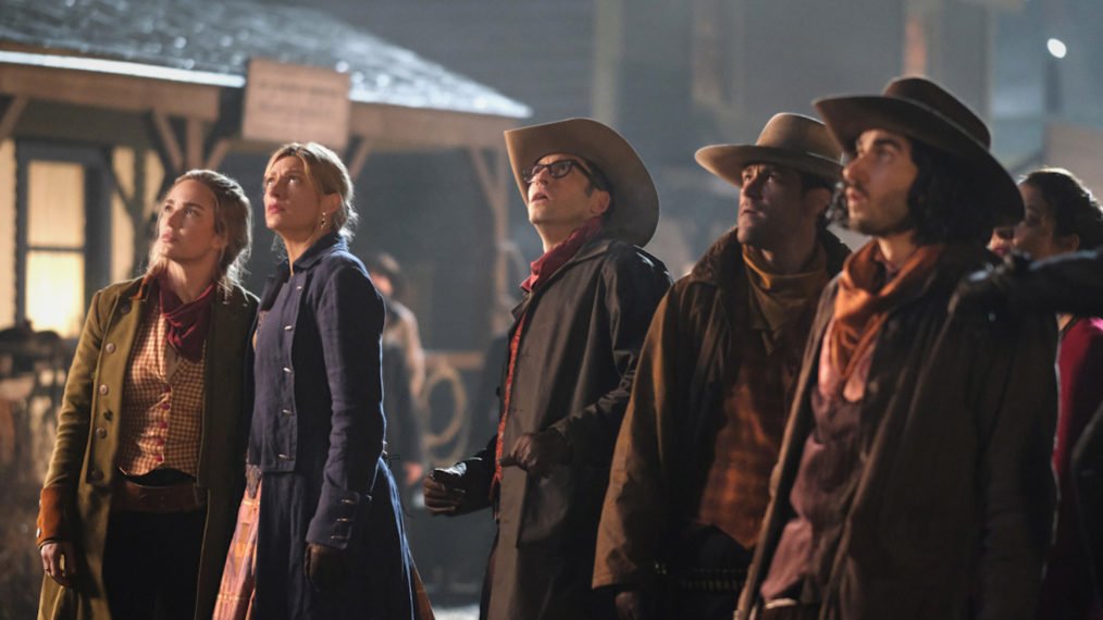 Caity Lotz as Sara Lance, Jes Macallan as Ava Sharpe, Adam Tsekhman as Gary Green, Matt Ryan as Constantine, and Shayan Sobhian as Behrad Tarazi in Legends of Tomorrow - Season 6, Episode 8