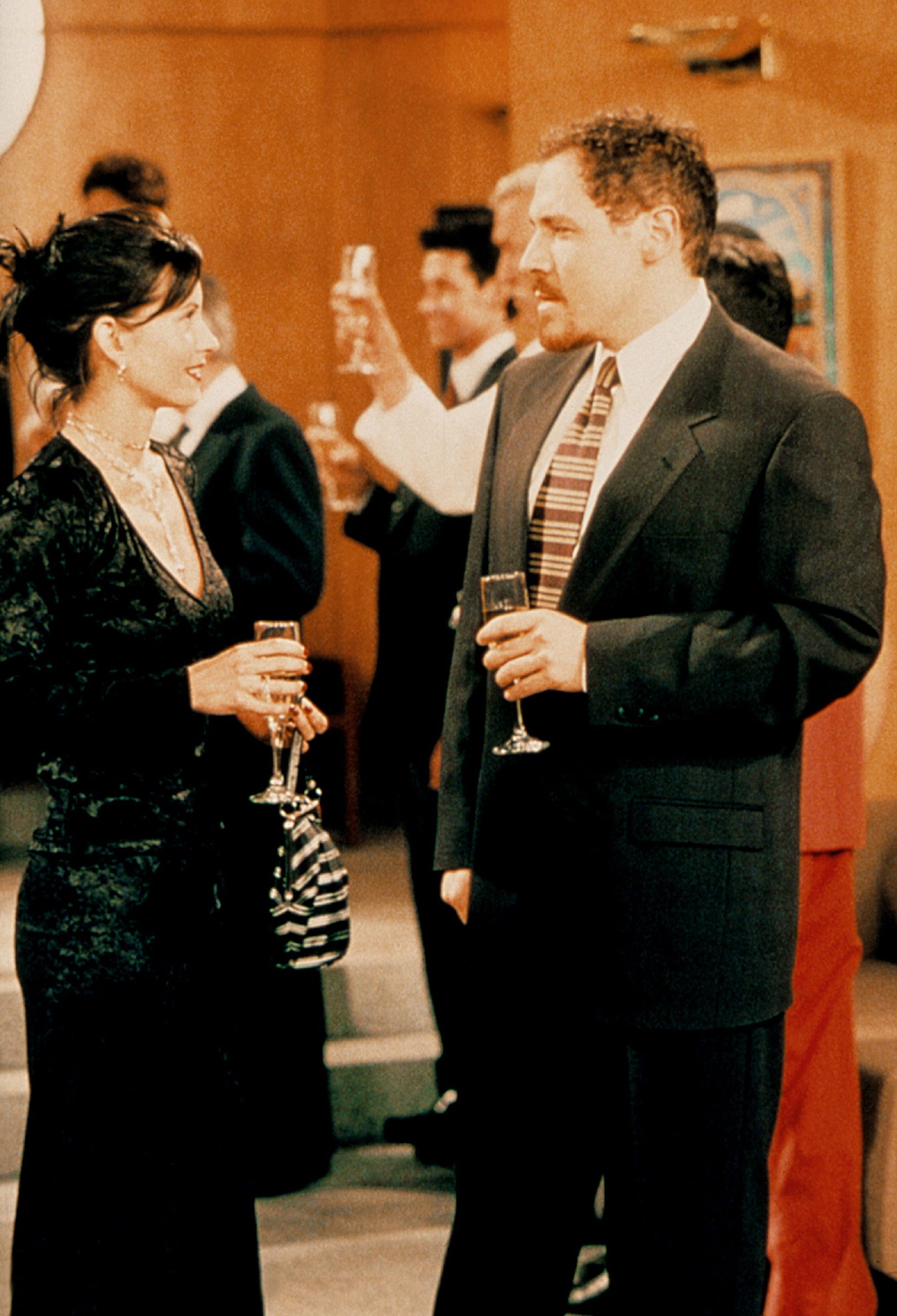 Friends - Courteney Cox and Jon Favreau - Season 3