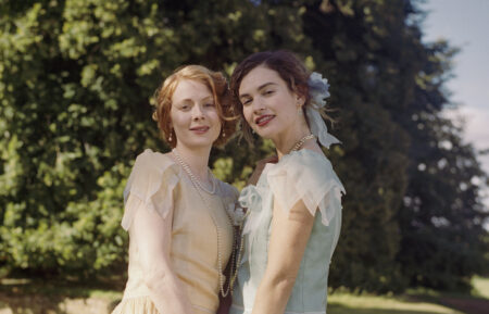 The Pursuit of Love Linda Fanny - Emily Beecham and Lily James