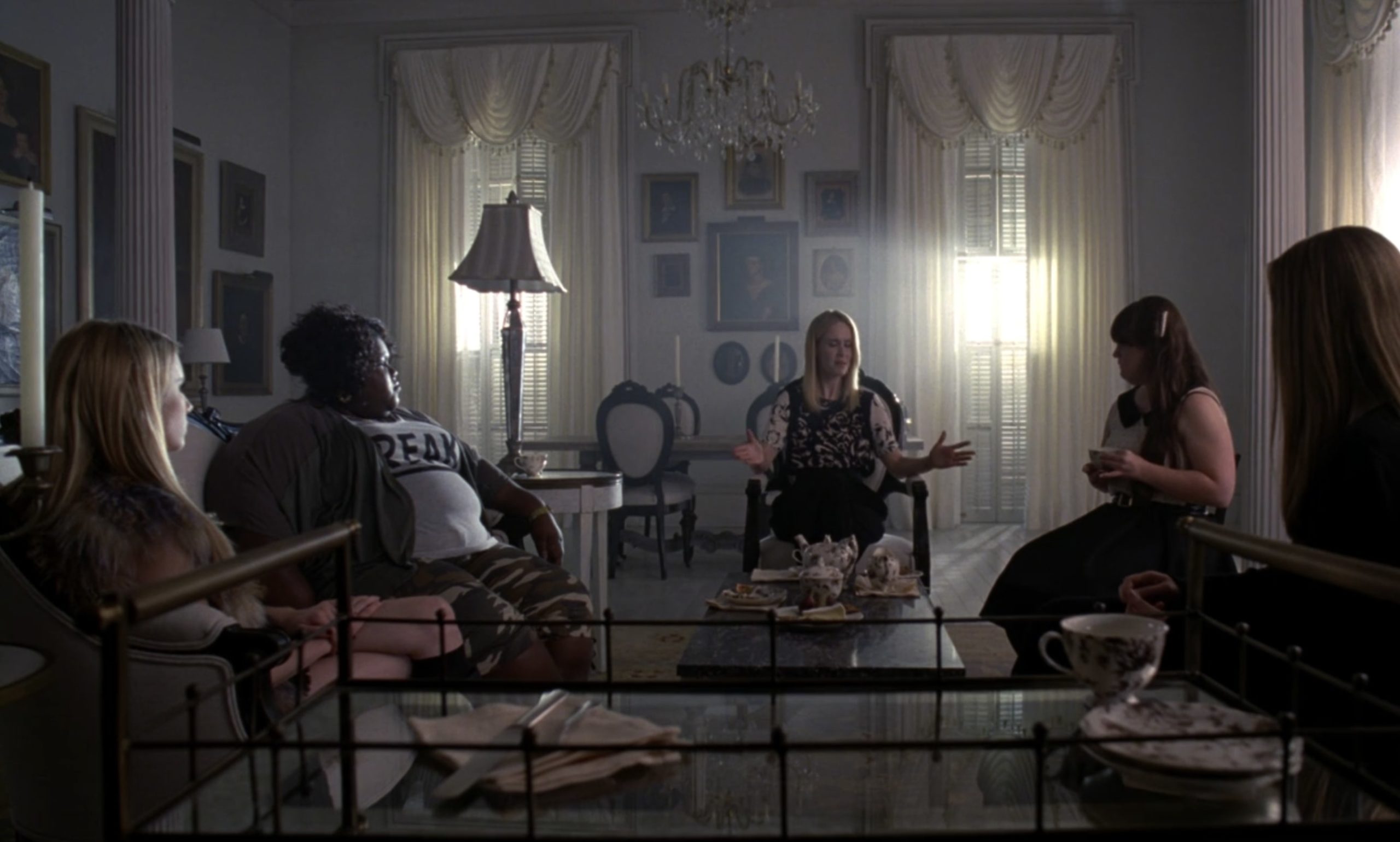 American Horror Story Coven Season 3 Episode 1