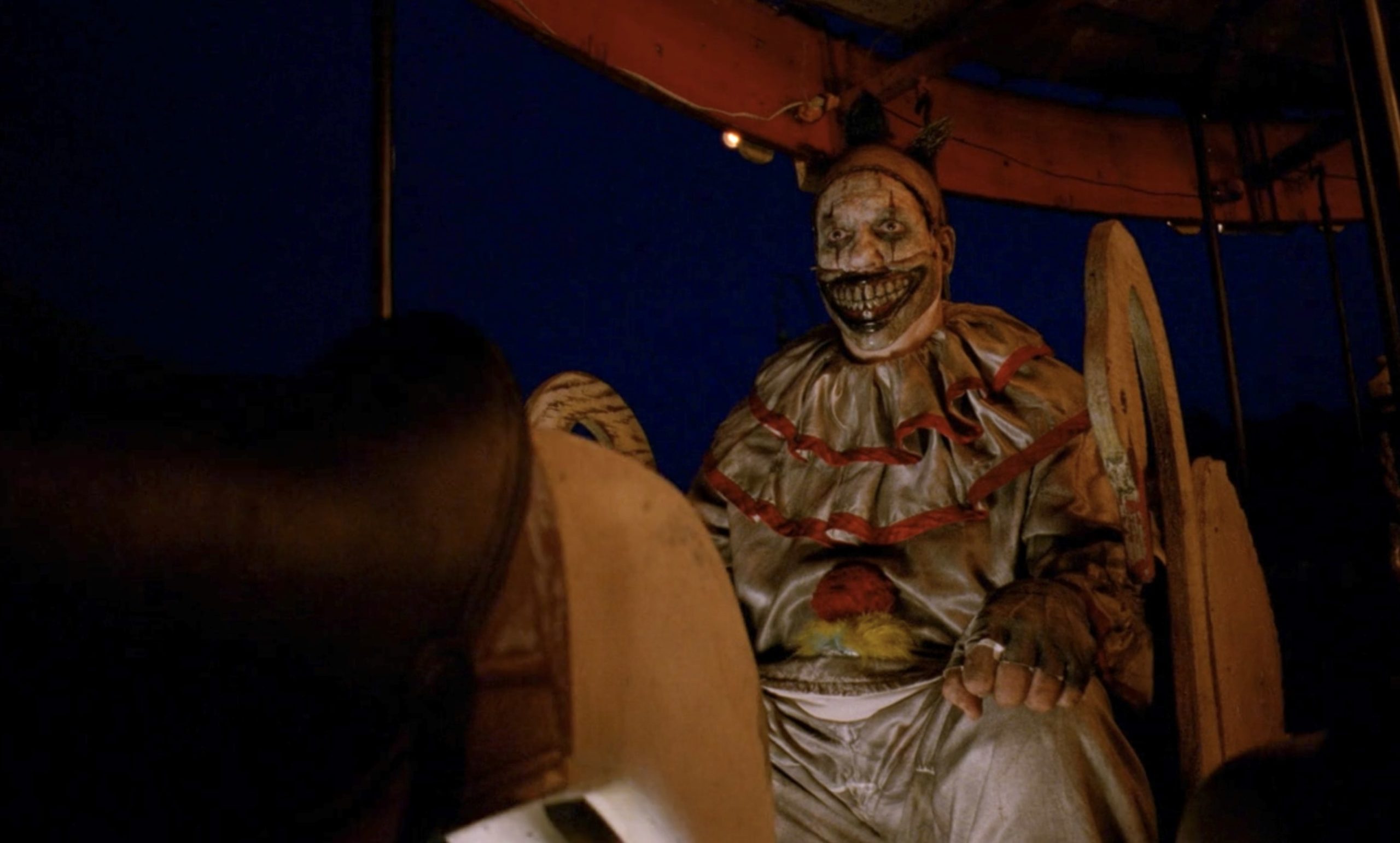 American Horror Story Freak Show Season 4 Episode 1