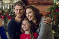 Christmas Getaway - Travis Van Winkle and Bridget Regan