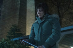 Katja Herbers as Kristen Bouchard with murder weapon in Evil - Season 2, Episode 6 - 'C Is for Cop'