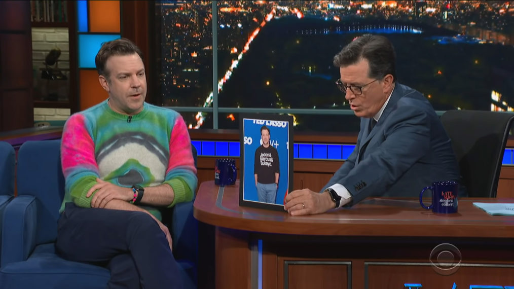 Jason Sudeikis and Stephen Colbert The late Show