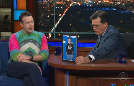 Jason Sudeikis and Stephen Colbert The late Show