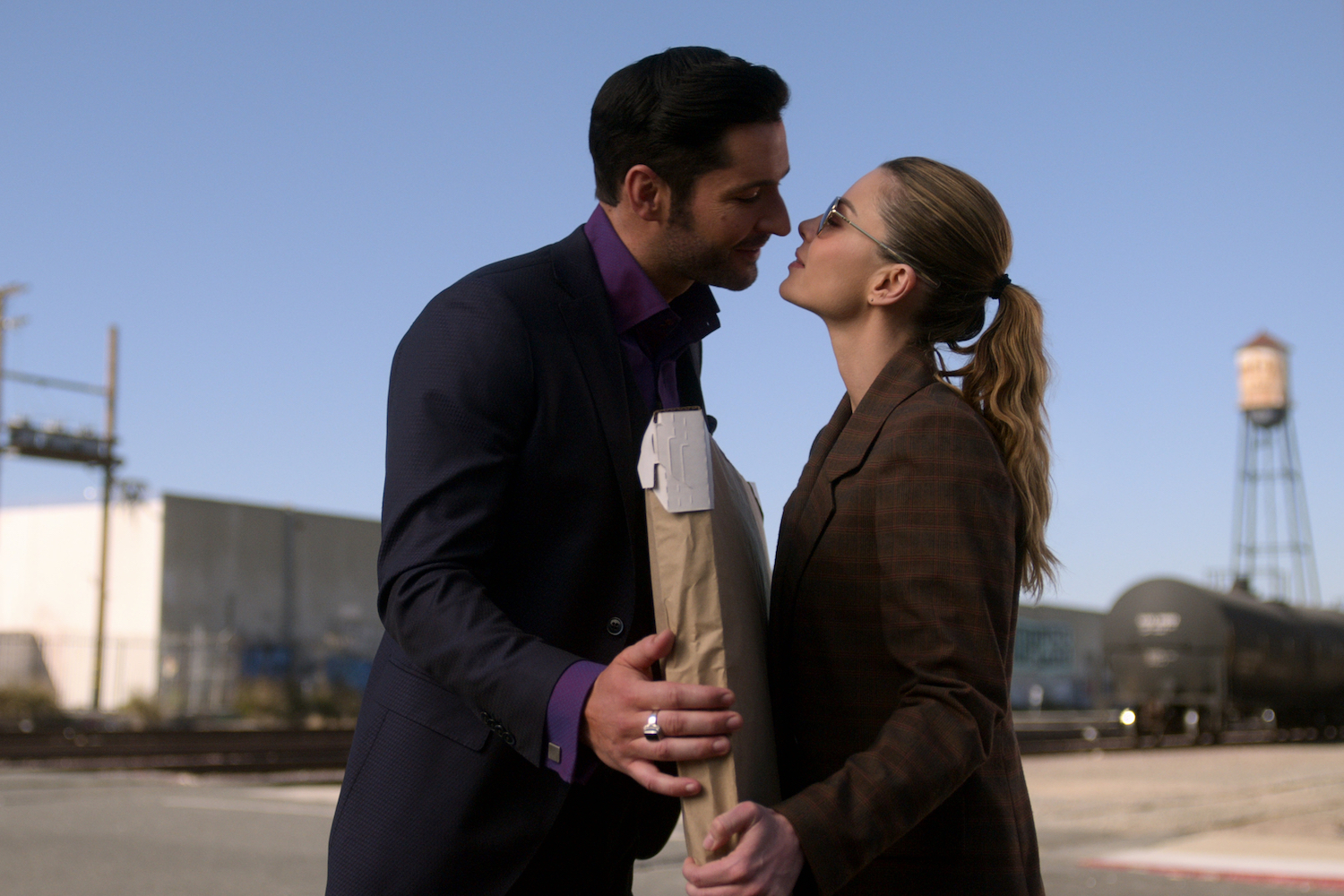 Lucifer Chloe Relationship Season 5 Tom Ellis Lauren German