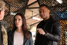 David Ramsey as David Ramsey and Elizabeth Tulloch as Lois Lane in Superman & Lois - 'Through the Valley of Death'