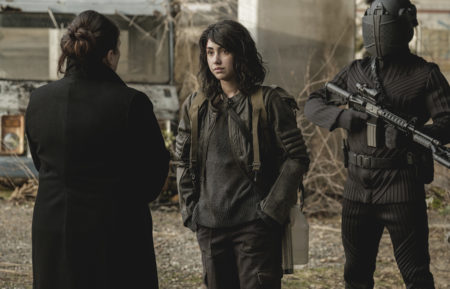 Alexa Mansour as Hope, Julia Ormond as Elizabeth in The Walking Dead World Beyond