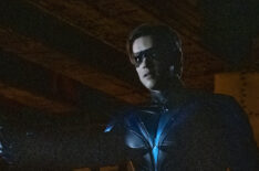 Brenton Thwaites Explains How Nightwing & the 'Titans' Can Take on Red Hood