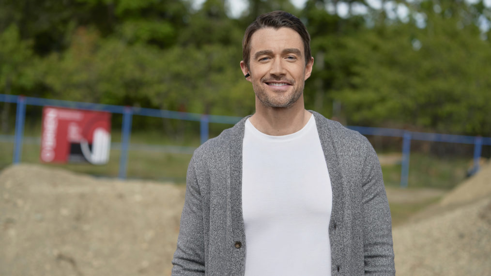 Robert Buckley as Evan Kincaid in Chesapeake Shores