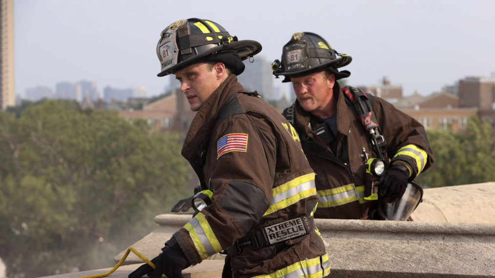 Jesse Spencer as Casey, Christian Stolte as Mouch in Chicago Fire