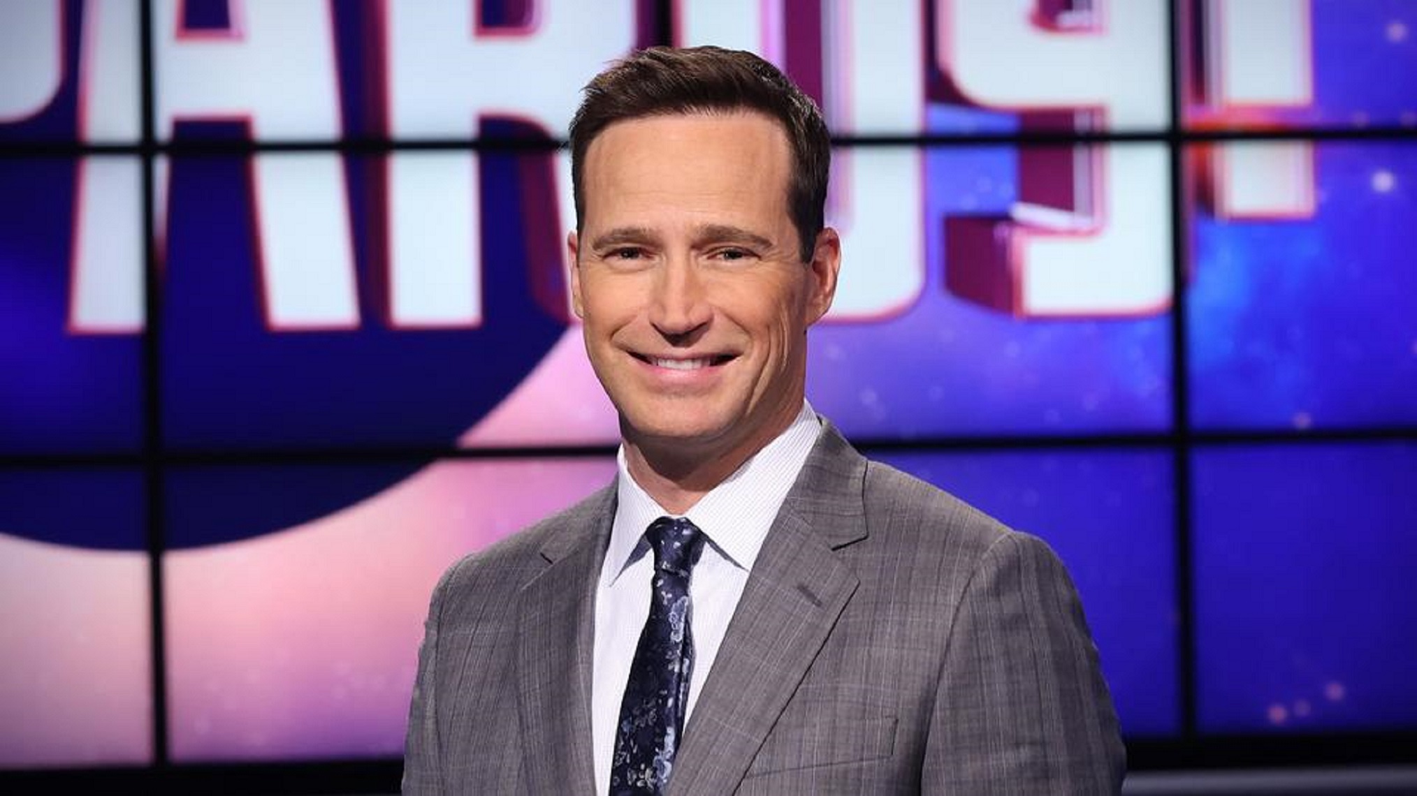 who hosts jeopardy now who hosts jeopardy now