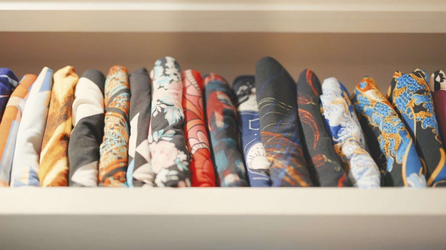 Amazon's 'LuLaRich' Docuseries Chronicles a RealLife Pyramid Scheme