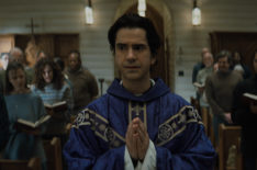 Hamish Linklater in Midnight Mass