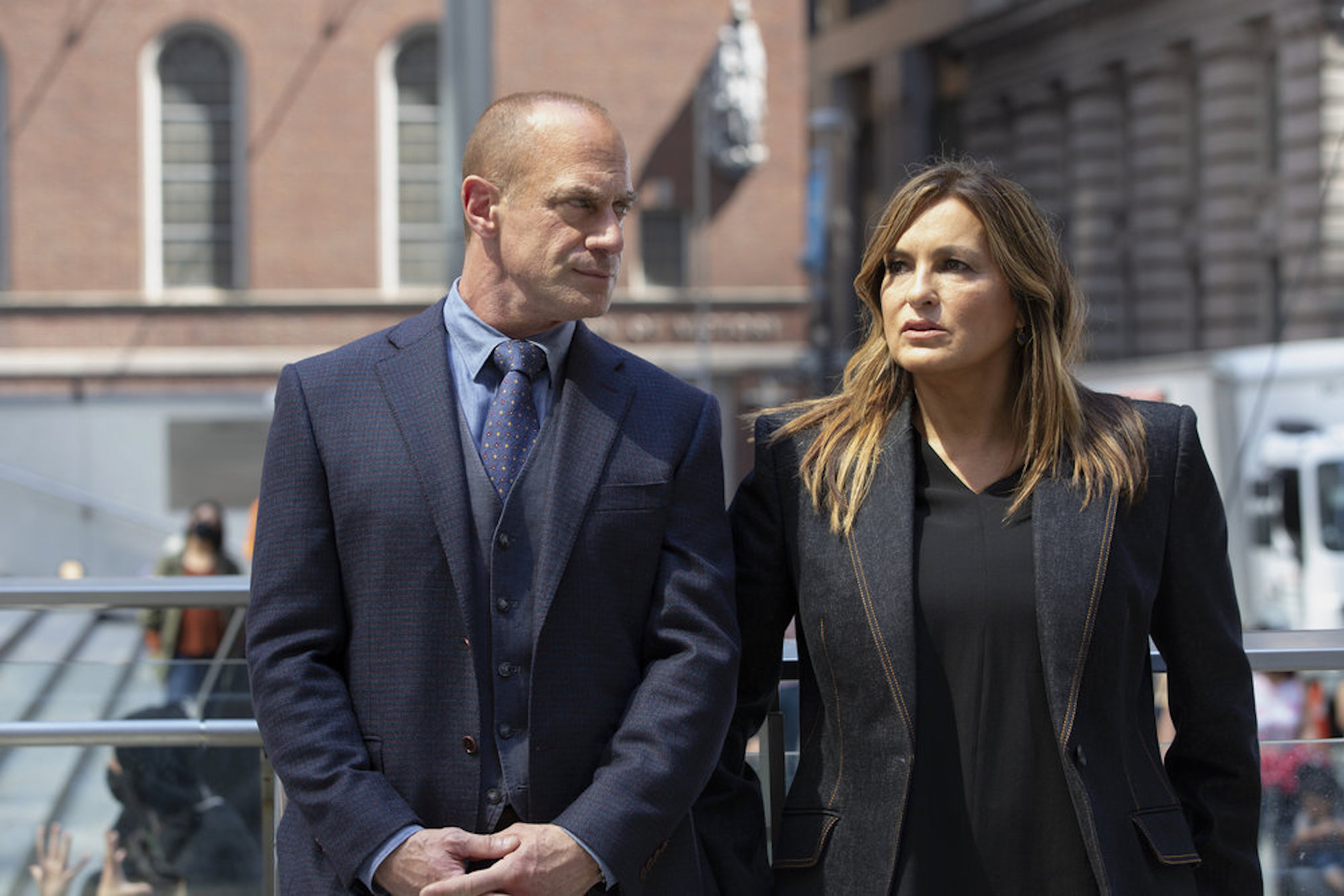 elliot volta para svu