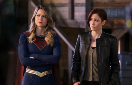 Melissa Benoist as Kara, Chyler Leigh as Alex in Supergirl