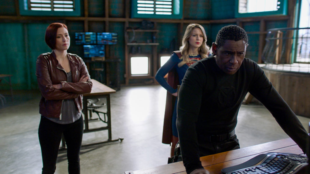 Chyler Leigh as Alex, Melissa Benoist as Kara, David Harewood as J'onn in Supergirl