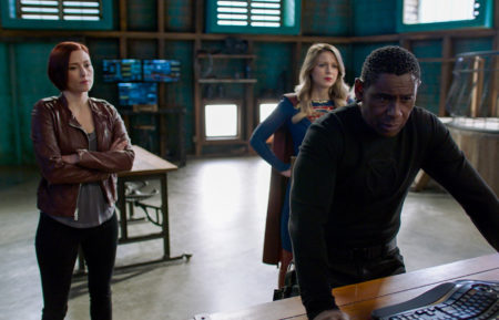 Chyler Leigh as Alex, Melissa Benoist as Kara, David Harewood as J'onn in Supergirl