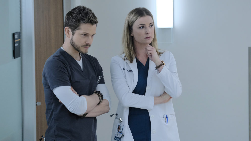 Matt Czuchry as Conrad, Emily VanCamp as Nic in The Resident