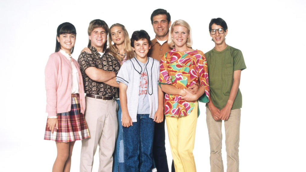 The Wonder Years - Danica McKellar, Jason Hervey, Olivia d'Abo, Fred Savage, Dan Lauria, Alley Mills, and Josh Saviano of the original Wonder Years