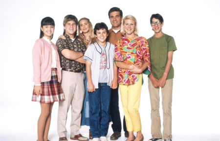 The Wonder Years - Danica McKellar, Jason Hervey, Olivia d'Abo, Fred Savage, Dan Lauria, Alley Mills, and Josh Saviano of the original Wonder Years