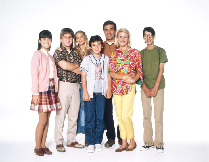 The Wonder Years - Danica McKellar, Jason Hervey, Olivia d'Abo, Fred Savage, Dan Lauria, Alley Mills, and Josh Saviano of the original Wonder Years